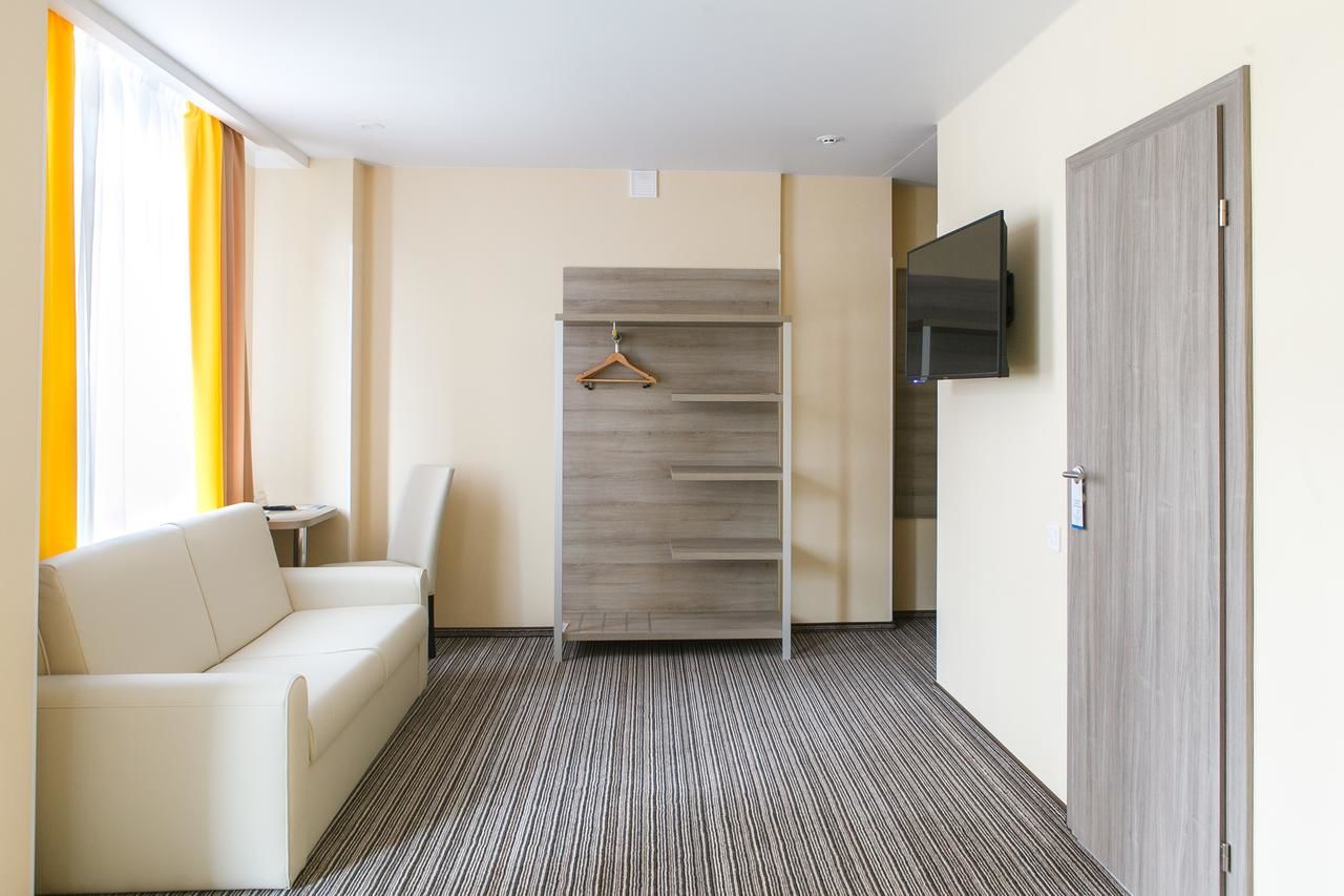 Отель Raziotel Kyiv Yamska Киев-39
