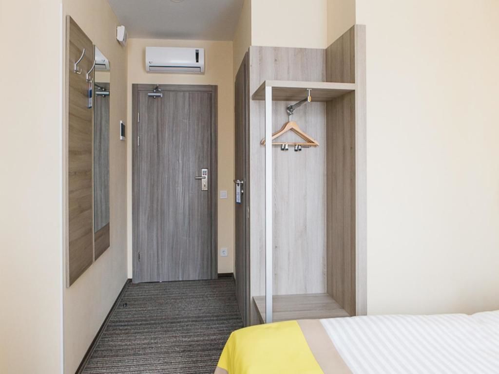 Отель Raziotel Kyiv Yamska Киев-50