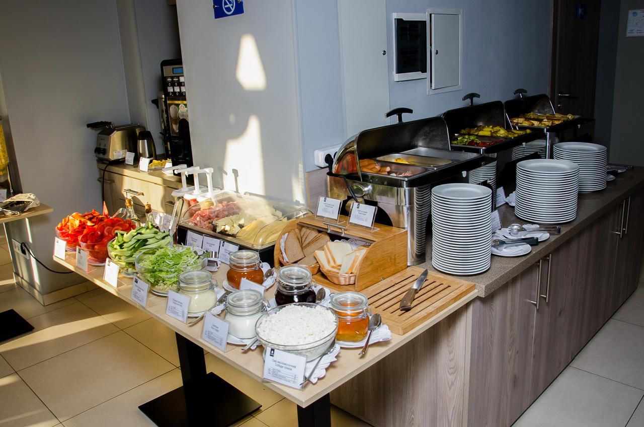 Отель Raziotel Kyiv Yamska Киев-12