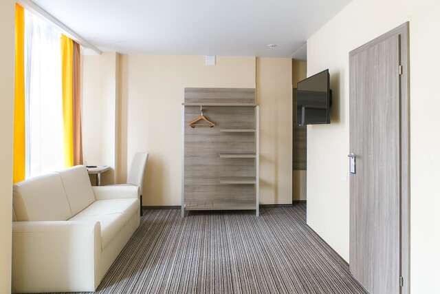 Отель Raziotel Kyiv Yamska Киев-38