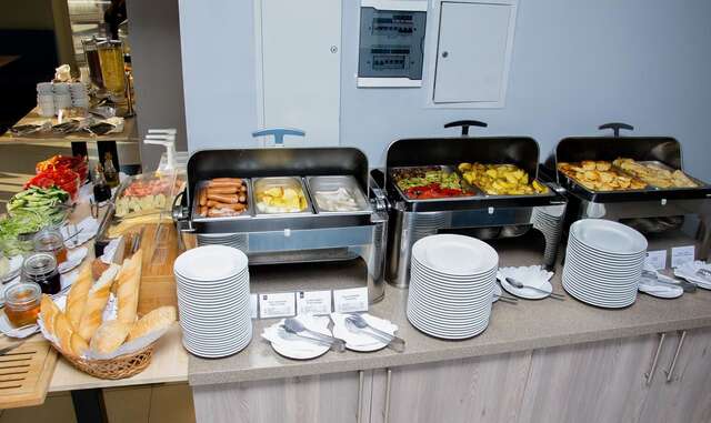 Отель Raziotel Kyiv Yamska Киев-6