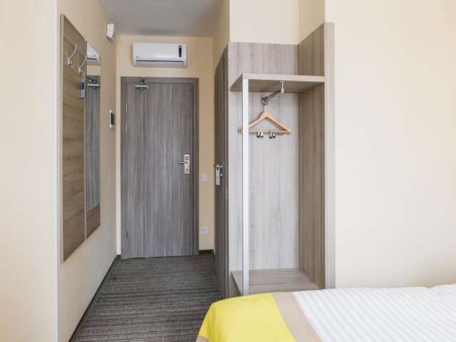 Отель Raziotel Kyiv Yamska Киев-49
